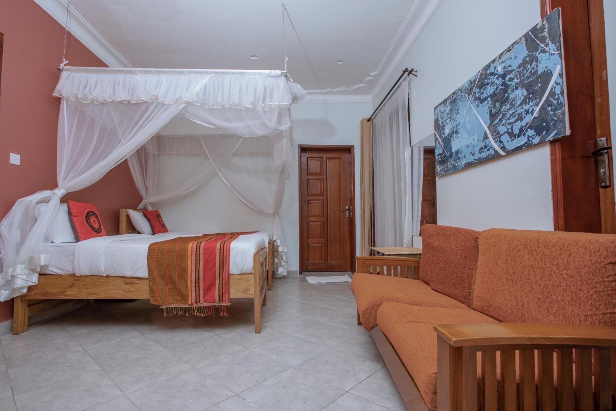 Silver Oaks Hotel Boma Fort Portal Exterior foto